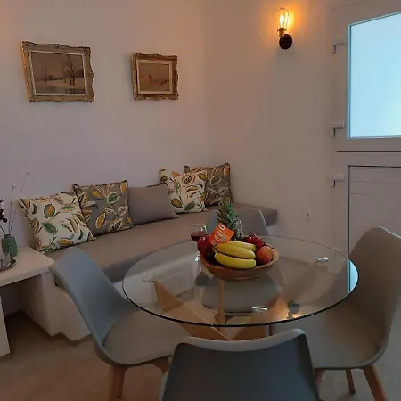 ακρα ουριο Apartment *